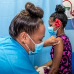 Nowa Zelandia przekazuje więcej szczepionek przeciwko Covid-19 indonezyjskiemu regionowi Pacyfiku