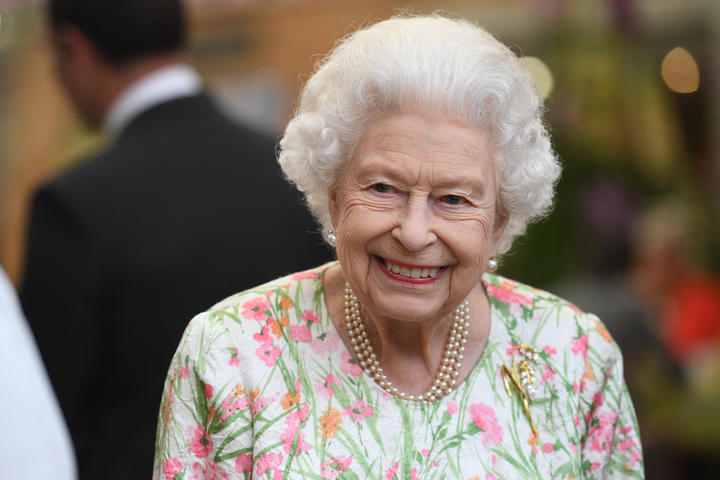 Królowa Elżbieta po raz pierwszy pojawia się publicznie po pobycie w szpitalu