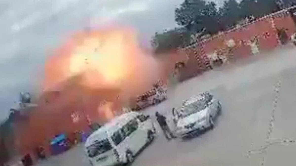 Ogromna eksplozja wstrząsa ulicą Canberra, a mężczyzna jest w szpitalu