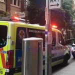 Operacja policyjna kończy się po tym, jak mężczyzna zaszył się w kawiarni Flinders Lane w Melbourne
