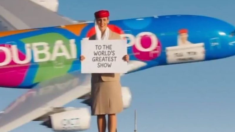 wróciła!  Niepokojąca reklama Emirates obejmuje Emirates A380