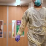 COVID-19 Omicron Outbreak: Rozszerzony plan premiowy dla pielęgniarek i położnych w cenie 500 USD za nocną zmianę