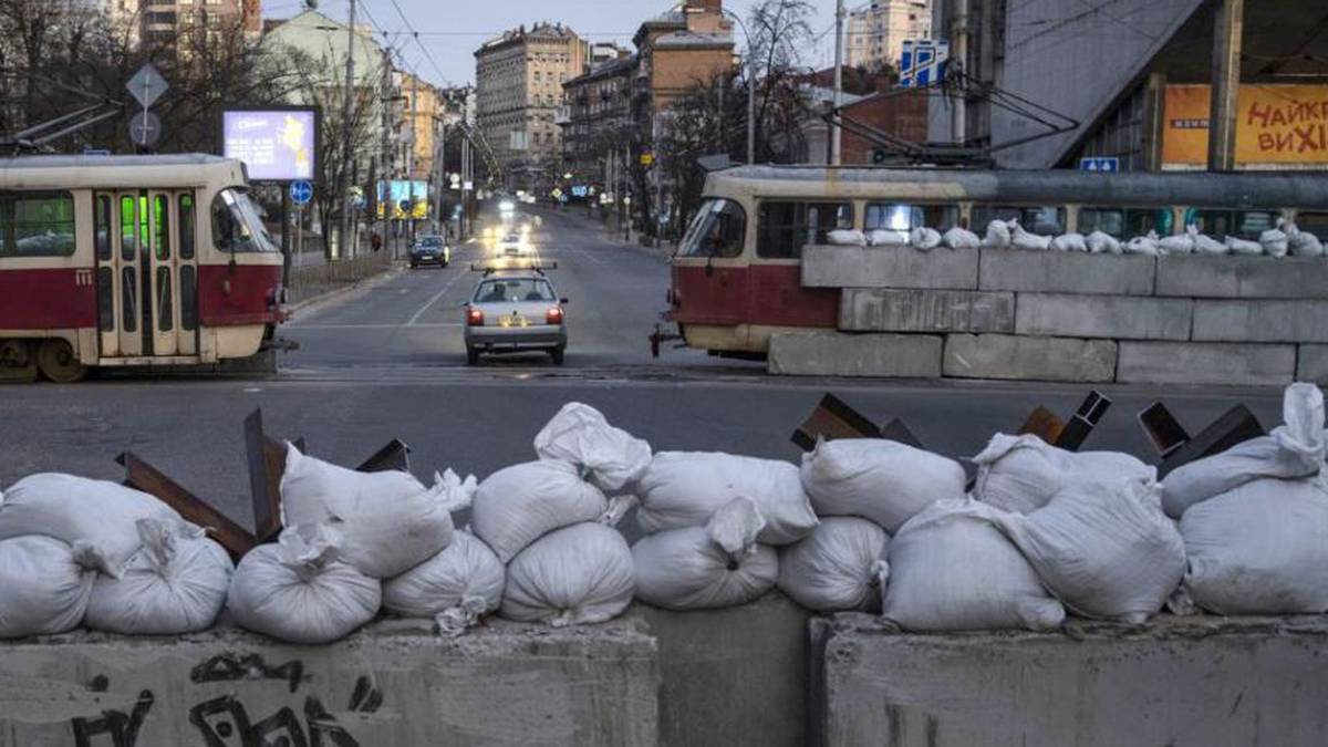 Wojna rosyjsko-ukraińska: Rosjanie przenoszą uwagę z Kijowa - ograniczanie celów?