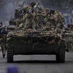 Ukraina: Ciała i masowe groby pozostawione na ulicach, gdy wojska rosyjskie wycofują się z Kijowa