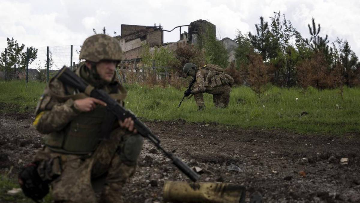 Strona tytułowa: Dziennikarz kiwi na Ukrainie opowiada o sytuacji rosyjskiej inwazji