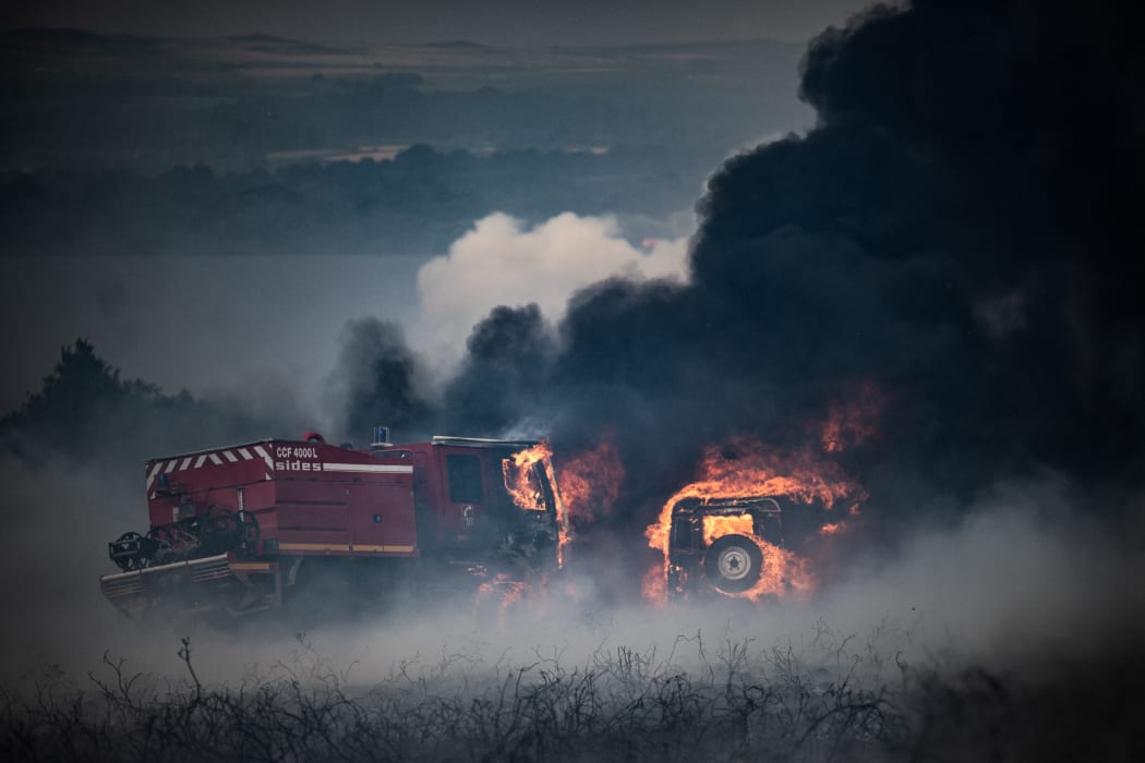 Wielka Brytania wpada w rekordową falę upałów, Francja walczy z ogromnymi pożarami buszu