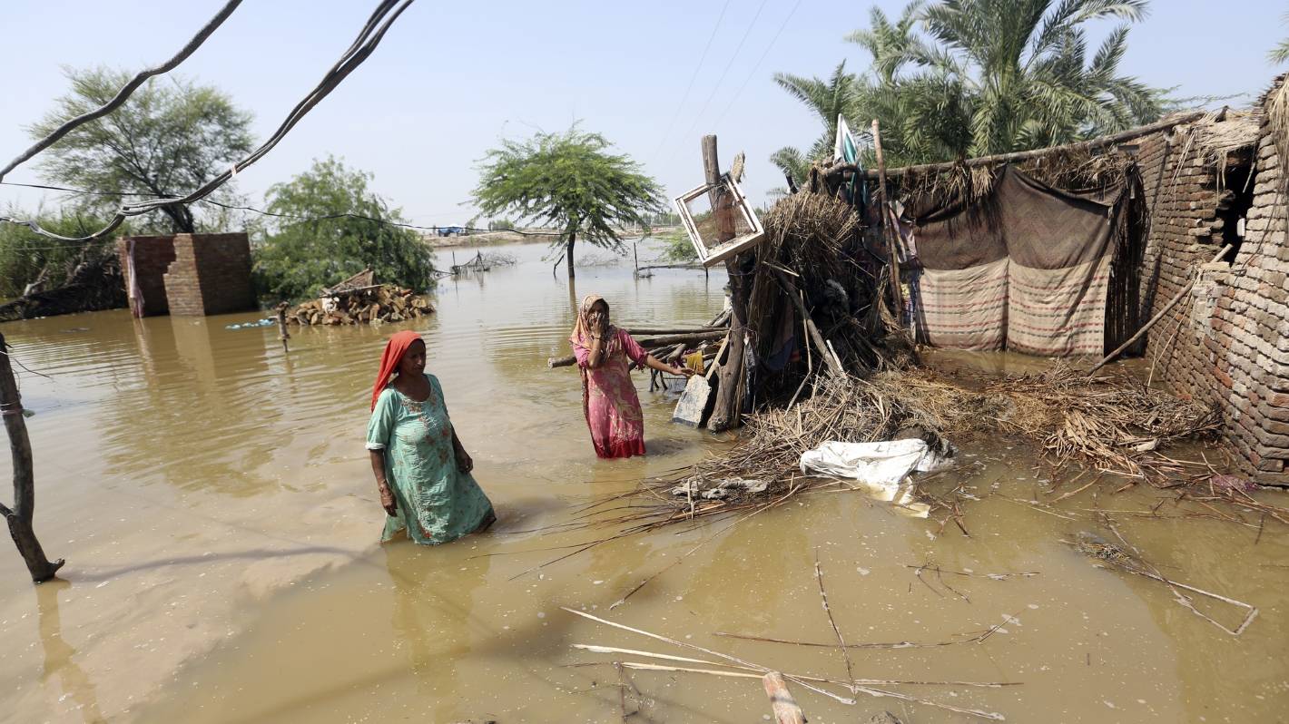 Klimatolog wyjaśnia, że ​​od strasznych powodzi w Pakistanie po rekordową suszę w Europie