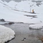 Rzeki deszczu w śnieg „okrutny zrządzenie losu” na szczycie południowego boiska narciarskiego