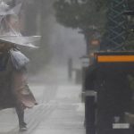 Tajfun Nanmadol: południowa Japonia uderzyła z silnymi wiatrami, tysiące ewakuowano