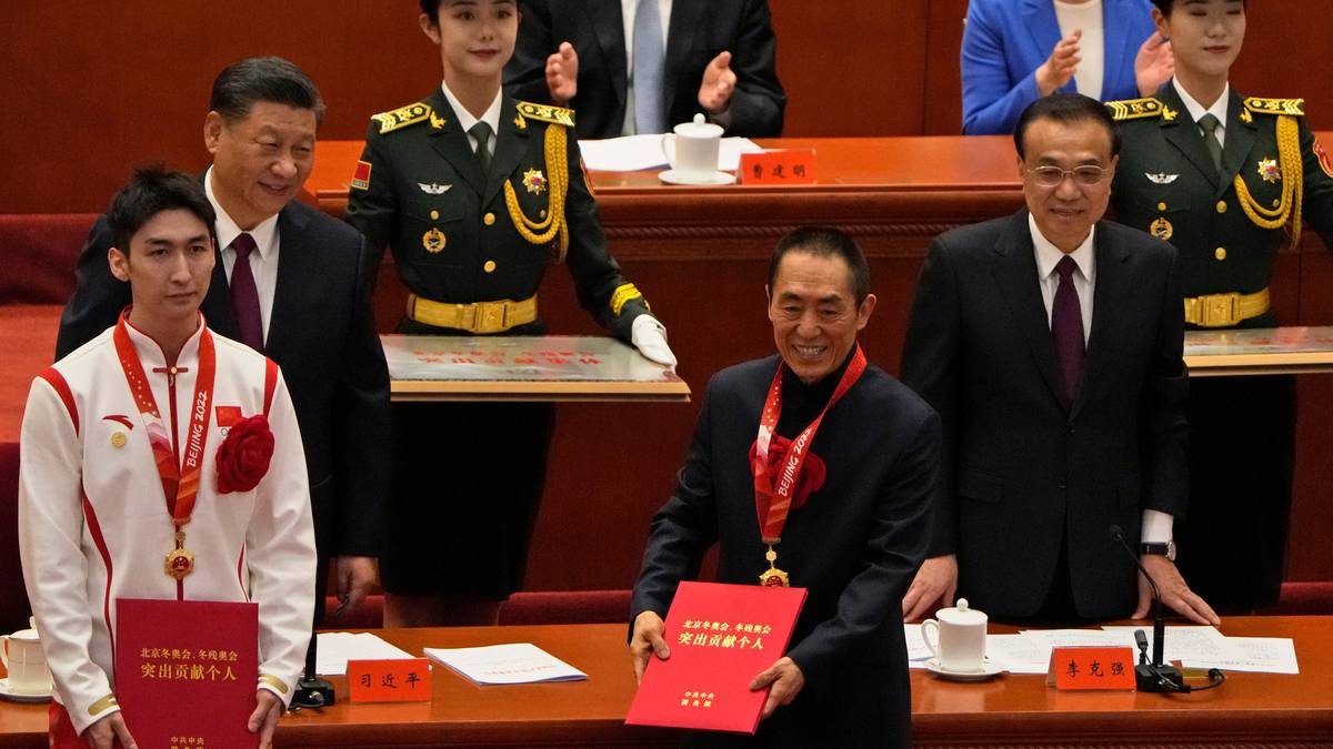 Chiny potwierdzają hegemonię Xi Jinpinga, usuwają zastępcę dowódcy Li Keqianga