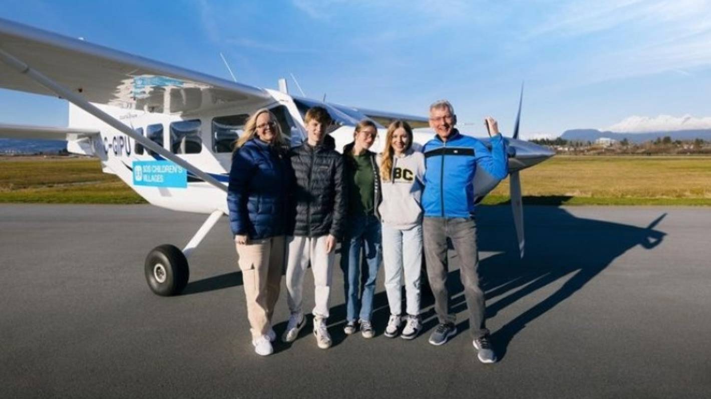 Poznaj pięcioosobową rodzinę podróżującą po świecie jednosilnikowym samolotem