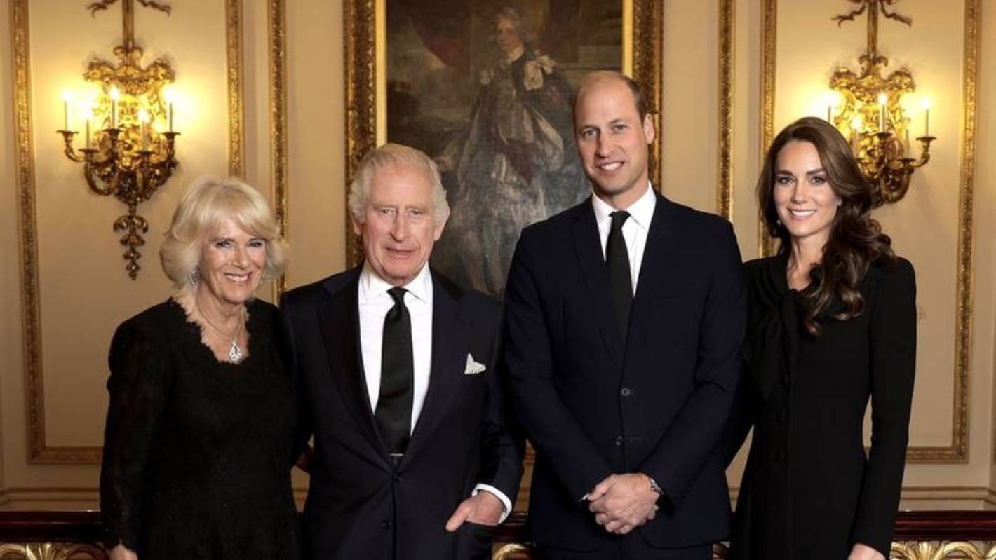 Ukazało się nowe zdjęcie króla Karola z Camillą, Williamem i Kate