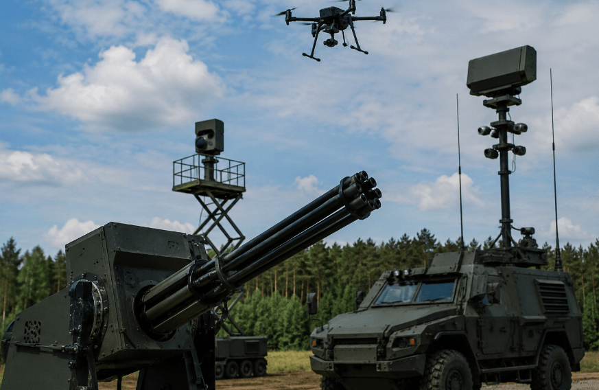 Potwór z Tarnowa i amerykański „drone killer”. Polska rozwija nowoczesną obronę antydronową Potwór z Tarnowa i amerykański „drone killer”. Polska rozwija nowoczesną obronę antydronową
